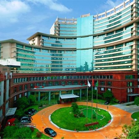 จินเจียง ไพน์ซิตี้ โฮเทล Hotel เซี่ยงไฮ้ ภายนอก รูปภาพ